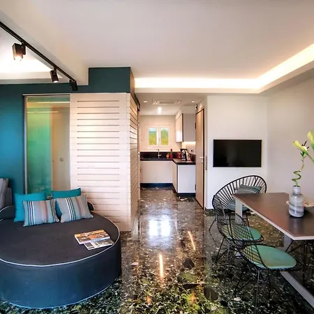 Vouliagmeni Kavouri Beachfront *